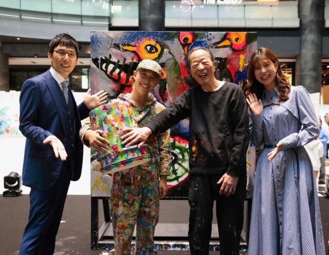 🎨OSAKA ART MARKET 2024🎨

#黒田征太郎 ライブドローイング with #バケツドラマーshiuta 
素敵すぎました🥳
みなさまでパシャリ📸

#OSAKAARTMARKET2024
10/26(土)27(日)　11:00～17:30
グランフロント北館1階ナレッジプラザ

公式サイトにて詳細はチェック🔍